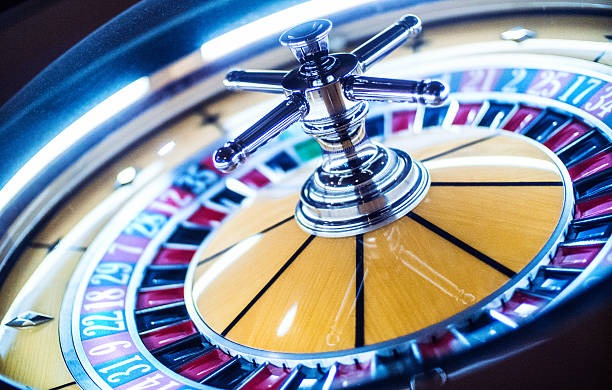 Live-dealer interface showing Dragon Tiger table setup and betting interface